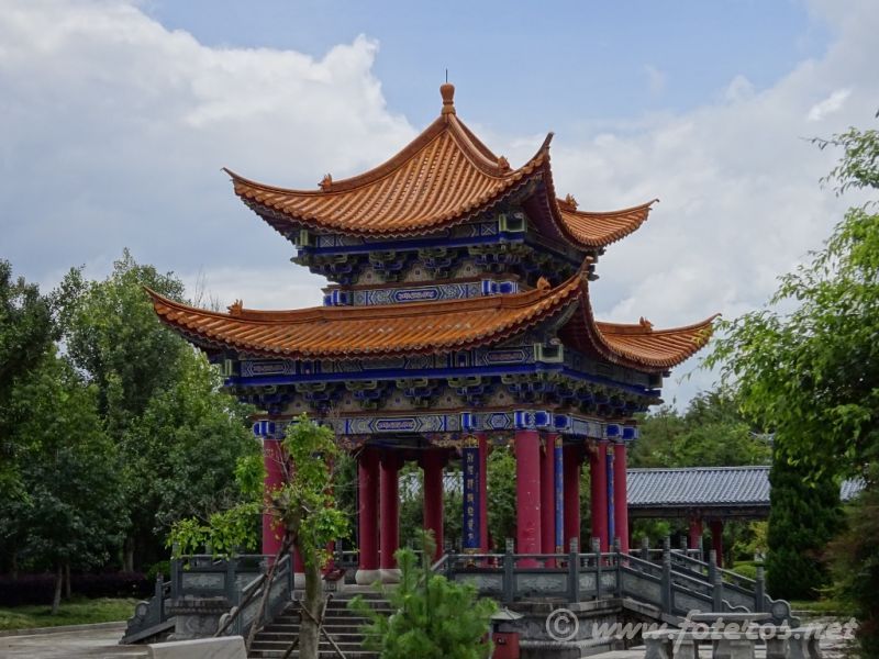 60
Yunnan - Dali
Templo Pagodas
Palabras clave: Elenita